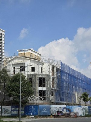 nhà phố chuẩn âu 2 mặt tiền ngay trung tâm thương mại thành phố mới bình dương