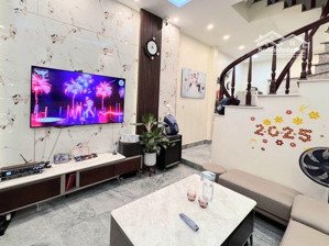 trường chinh còn rất hiếm. nhà ở là vấn đề hôm nay. mai sau nửa tỷ 1 m2 là có thật. đừng chần chừ