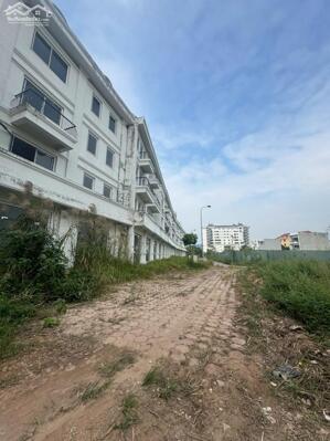 Bán nhà mặt phố chùa hà, Định Trung, Vĩnh Yên. DT 105m2