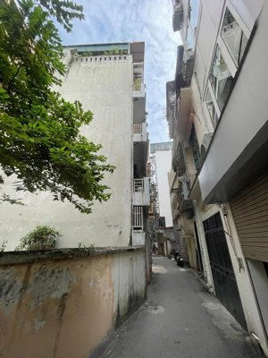 chính chủ bán nhà cầu giấy diện tích 50m2 - mặt tiền rộng 3 mặt thoáng gần phố trung hòa