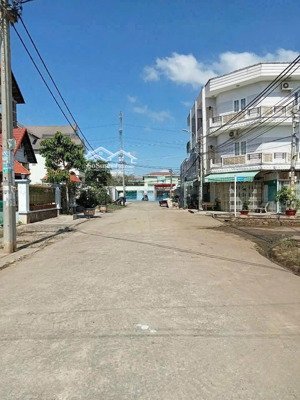 nhà bán xã nhơn đức, giá: 8.8ty, dt: 7.5x26.5m, 1 lầu, đường lê thị tám, nhà bè