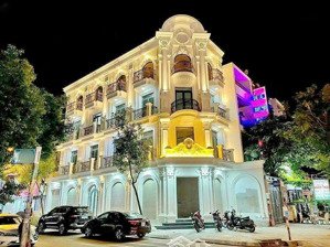 víp __ mặt tiền đường yên thế khu sân bay tân bình dt: 8 x 20m 7 lầu hđ thuê 150 triệu