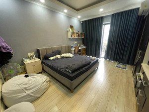 bán tòa văn phòng mặt tiền 6 tầng -thang máy trần huy phú nhuận giáp q3 chỉ 18,5 tỷ hiếm tầm giá