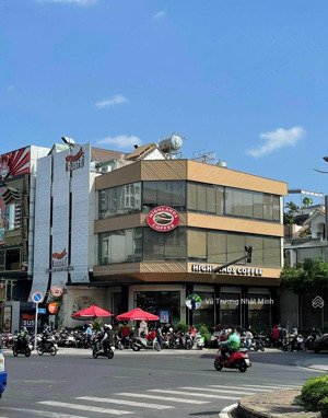 mặt tiền phạm hồng thái, bến thành; 160m2 (8 x 20); 5 tầng thang máy; hđt 300 triệu - bán 90 tỷ