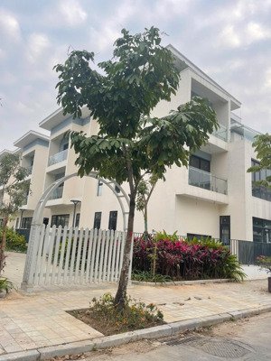 cập nhật mới nhất quỹ hàng chuyển nhượng giá rẻ biệt thự an quý villas, kđt nam cường. 