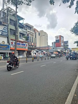 bán nhà đinh tiên hoàng 53m² 2 tầng - 21.8 tỷ - nở hậu nhẹ