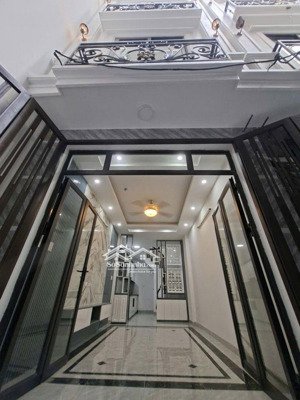 phố việt hưng nhà mới hàng xóm vinhome,mặt phố vỉa hè ô tô tránh 6,3 tỷ