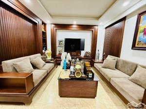 nhà riêng tại phường dịch vọng, cầu giấy với diện tích 60m2. ngõ ô tô kinh doanh giá chỉ 16 tỷ