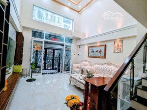 bán nhà 4 tầng hẻm xe hơi phú mỹ quận 7 diện tích: 5 x 16 (80m2)
giá:7.9tỷ