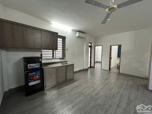 cho thuê căn 2pn 1pk cực đẹp, sthoáng tại ngõ 123 trung kính, cầu giấy