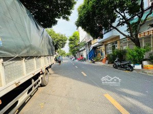 cho thuê gấp nhà mặt phố quách đình bảo, 40 triệu, dt 8x18m, tân phú, lửng 2 lầu vào ở liền