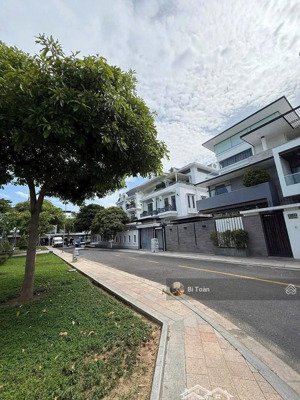 bán lô đất biệt thự đường v2 đối diện công viên giá đầu tư