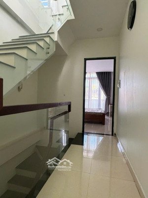 nhà đẹp hxh trệt 2 lầu được 4 phòng ngủ 60,4m thống nhất chỉ 7,2 tỷ