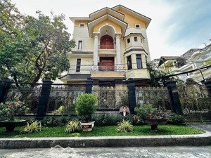 bán siêu phẩm góc 2 mặt tiền compound trần não - dt 24x20m - trệt 3 tầng thang máy