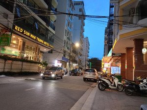 bán lô đất xây khách sạn, hẻm 96 đường trần phú, nha trang. dt 198m2-ngang 6,3m (nở hậu). giá 70 tỷ