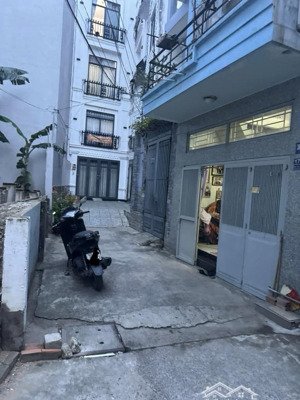 bán nhà gò vấp, ngay ngã tư nguyễn thái sơn- dương quảng hàm , 2 tầng, 2pn, chỉ nhỉnh 3 tỷ tl