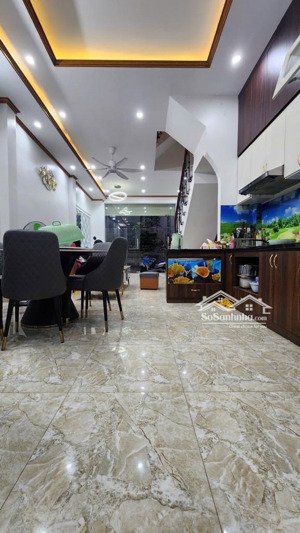 phương mai tt đống đa nhà đẹp ở ngay, ô tô đỗ cửa diện tích 42m² x 4 tầng, mt 4.2m, giá 13.5 tỷ