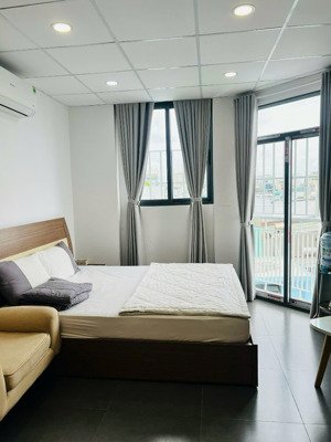 cho thuê căn hộ 40m2 mặt tiền đường trường sa quận bình thạnh ban công view sông gần quận 1