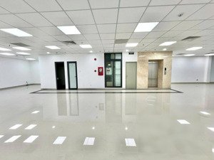 chính chủ cho thuê văn phòng tại hoà mã 240m2 giá 60t thống sàn view full kính cực thoáng