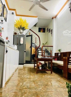 nhà đẹp ở luôn 1194 đường láng - 5 tầng 25m2 mt 3m , ngõ nông gần phố giá 7.5 tỷ