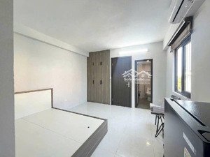 cổ nhuế, nhà dòng tiền, 7 chỗ qua nhà, 5 tầng, thang máy, 65m2, 8 phòng khép kín đã full.