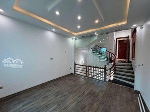 bán nhà dân xây 4 tầng phố đức giang_long biên_lô góc_hai mặt thoáng_sát đường 13.5m