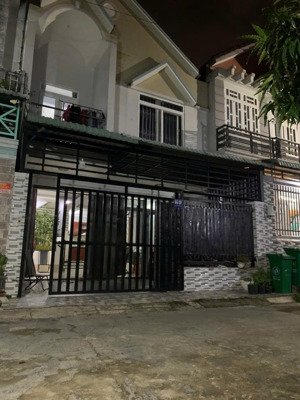 bán nhà 80m2 đường 7m- 6.5x 13.5- chỉ 4xtỷ tl - ấp 4 xã xuân thới thượng-hóc môn