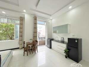 phòng như hình ban công cây xanh.đầy đủ nội thất cộng hòa ngay lotte mart.