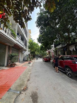 bán đất man bồi ,hà đông 50m mặt tiền 4,2m ,phân lô vỉa hè ô tô tránh chỉ 11 tỷ