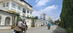 bán đất tặng nhà c4 lô góc 2 mặt tiền hiếm tăng nhơn phú, quận 9, ngang 6,8m, 102m2 nhỉnh 6,xtỷ