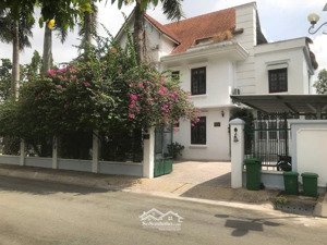 bán biệt thự đẹp trong compound trần não có 16 căn , 122 tỷ, 553m2, q2 cũ hcm 28x22m