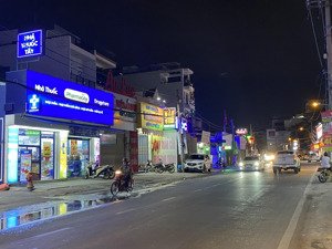 nhà mặt tiền kinh doanh giá. 7.5 tỷ 95m2 đang cho thuê thu nhập ổn định. pháp lý sổ hồng riêng