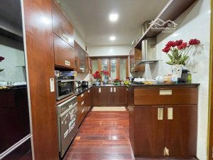 bán nhà lô góc phố nguyễn thị định 90m x 3 tầng, có 25 tỷ. q cầu giấy