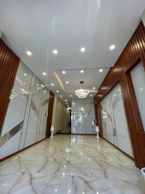 nhà 5 tầng t,hang máy 5 tầng - 5 pn hẻm 6m quang trung gần chợ hạnh thông tây gò vấp giá 9,6 tỷ