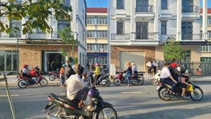 bán đất phú chánh, dt 126,4m2 full thổ cư, shr, ngay trường cấp 1&2 phú chánh, gần kcn vsip 2