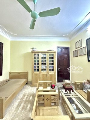 bán nhà yên lãng, 25m ra oto, dân xây, ngõ thông, dân trí cao. 40m2 x5 t, mt 4 m giá : 10.9 tỷ.