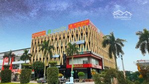 mặt bằng văn phòng đường chính nguyễn trãi, gần 300m2, có đầy đủ khu vực khác. lh: 