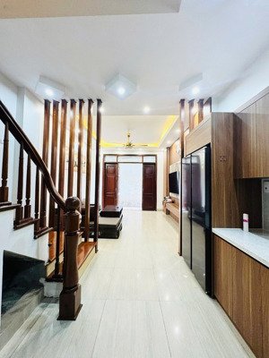 nhà đẹp 38m phố ngọc thuỵ bồ đề gần ô tô 8 tỷ