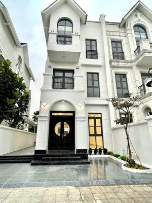 biệt thự 150m2 hoàn thiện giá 26.5 tỷ dòng tiền 30tr vocp1