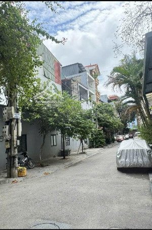 phân lô tư đình 95mx4t, mt 9m 23.5 tỷ. vỉa hè ô tô tránh, gần hồ