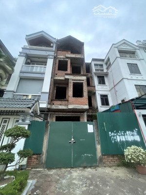 căn hộ tầng cao vỉew đẹp- 2n2vs - full đồ