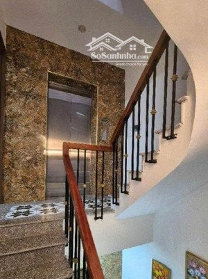 bán gấp nhà_ngã tư nhổn_sát trịnh văn bô, thang máy, 7 tầng, 4 ngủ, full nội thất, sát ô tô