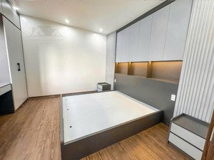 siêu phẩm 6 tầng mặt đường đông khê 1