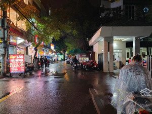 siêu phẩm dòng tiền phố lê văn hiến- ô tô đỗ cửa - ngay học viện tài chính.