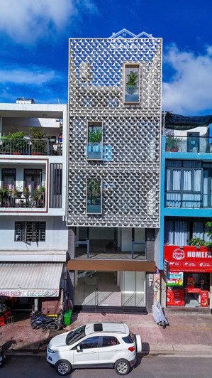 cho vp mặt tiền nguyễn văn hưởng thảo điền, 315m2, sàn trống suốt, có thang máy, view đẹp, 80 triệu