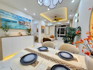 chính chủ bán căn hộ sky garden 3 full nội thất cao cấp nhà mới 100% lh em hạnh :0918785595