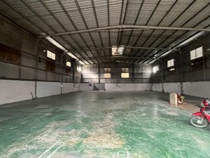 cho thuê xưởng 600m2 dĩ an đường xe công gần mỹ phước tân vạn