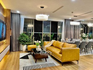 gấp!!! cần bán căn hộ 4 ngủ - 3vs, tầng đẹp, dt 148,2m2, ban công đn, full nt tòa n07 thành thái