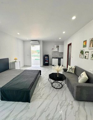 p504 nhà 16/32/80 đỗ đức dục.
phòng to, trắng, ban công, máy giặt riêng. giá 5tr
cuối tháng 11 vào.