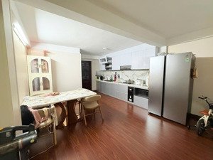 nhà đường thi sách - 64m2 - 3 tầng - 2 mặt thoáng trước sau - trung tâm phố - 6.8 tỷ